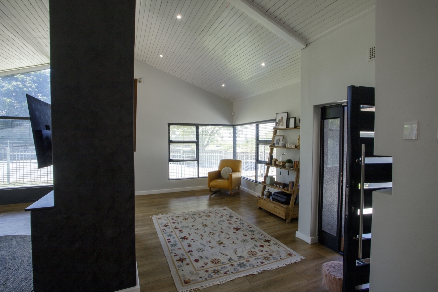 4 Bedroom Property for Sale in Loevenstein Western Cape